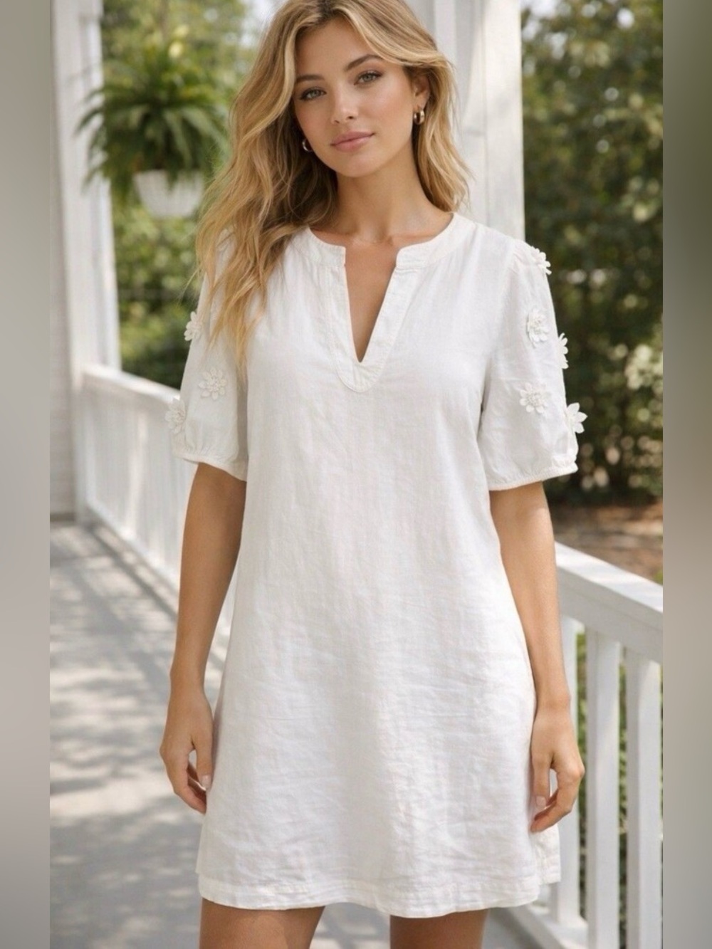 White Short Sleeve V-Neck Shift Dress